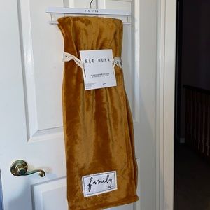 Rae Dunn Blanket